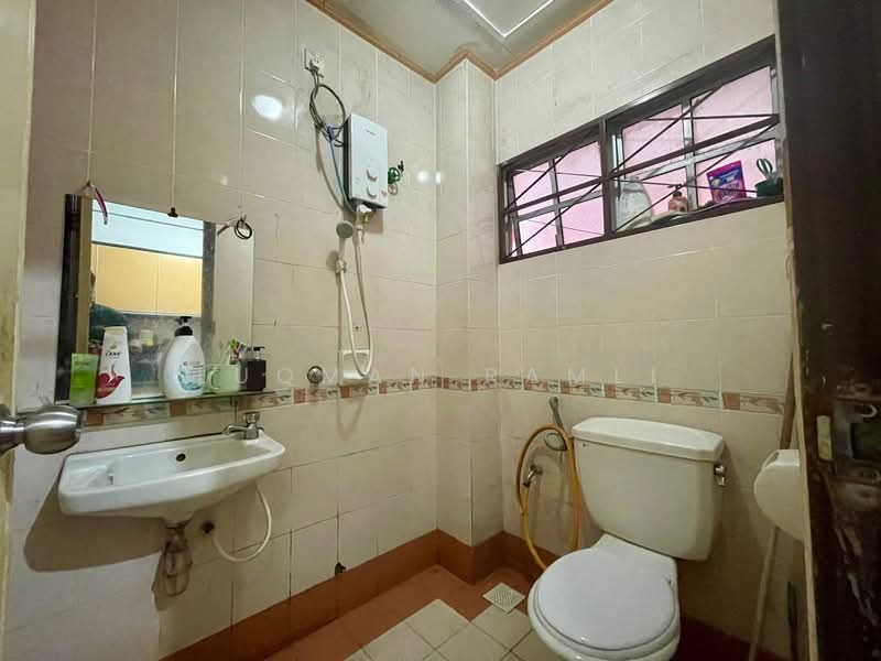 2-storey Terraced House for Sale in Bandar Tun Hussein Onn (Cheras) - Luqman Ramli - Bathroom - PropertyGuru.com.my
