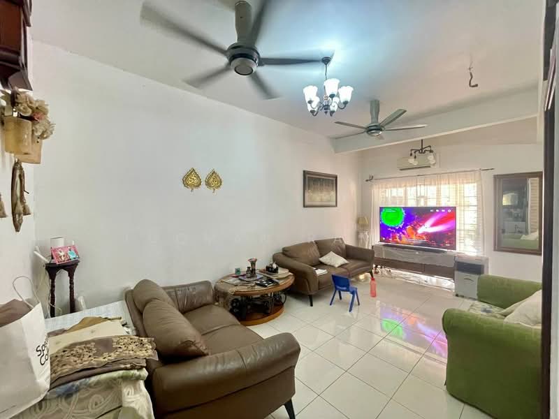 2-storey Terraced House for Sale in Bandar Tun Hussein Onn (Cheras) - Luqman Ramli - Living Room - PropertyGuru.com.my