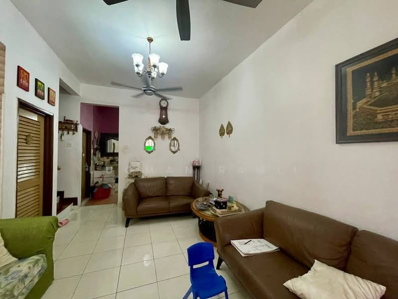 2-storey Terraced House for Sale in Bandar Tun Hussein Onn (Cheras) - Luqman Ramli - Living Room - PropertyGuru.com.my