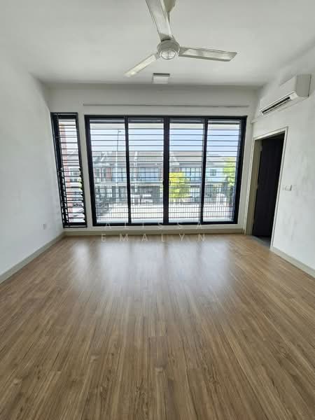Rumah Teres 2 Tingkat untuk Dijual di Shah Alam (Selangor) - Alissa Emalyn - Living Room - PropertyGuru.com.my