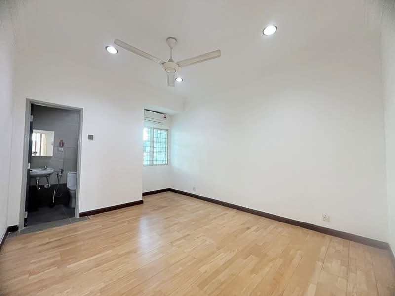 Semi-Detached House for Sale in Alam Damai (Cheras) - Michelle Siow - Bathroom - PropertyGuru.com.my