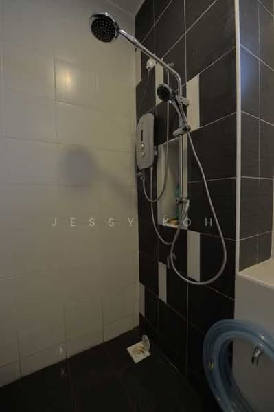 Servis Apartment untuk Disewa di D'Ambience Residences (Pangsapuri Ikatan Flora) - Jessy Koh - Bathroom - PropertyGuru.com.my