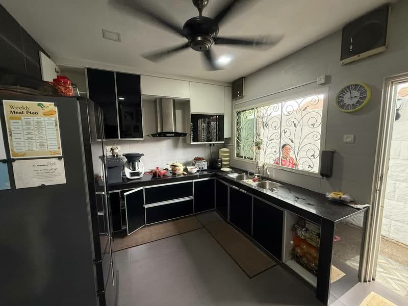 Cluster House for Sale in Johor Bahru (Johor) - Cindy Soh - Kitchen - PropertyGuru.com.my