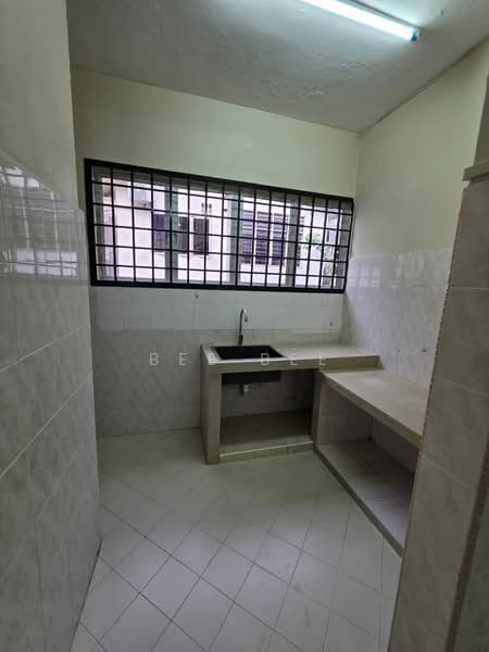 Rumah Teres 2 Tingkat untuk Disewa di Skudai (Johor) - Bee Bee - Kitchen - PropertyGuru.com.my