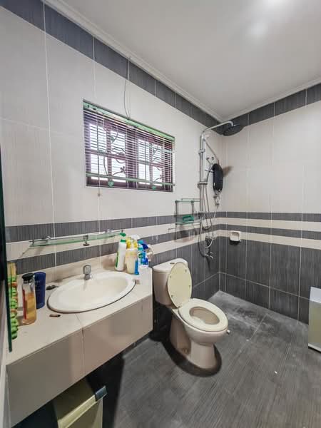 Semi-Detached House for Sale in Kuching (Sarawak) - Ivan Ho - Bathroom - PropertyGuru.com.my
