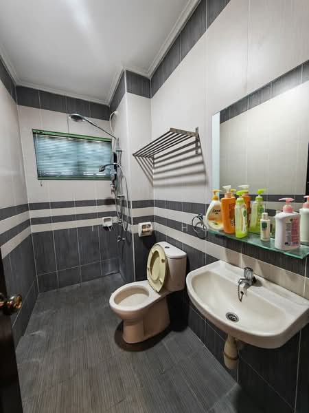 Semi-Detached House for Sale in Kuching (Sarawak) - Ivan Ho - Bathroom - PropertyGuru.com.my
