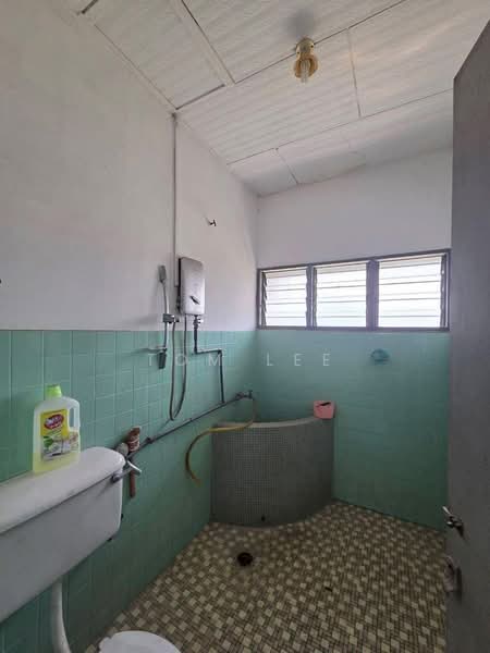 Bungalow for Sale in Taman Palm Grove (Klang) - Tom Lee - Bathroom - PropertyGuru.com.my