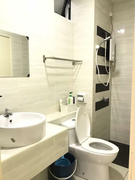 Service Residence for Sale at D'Summit Residences - Daniel Yong - Bathroom - PropertyGuru.com.my