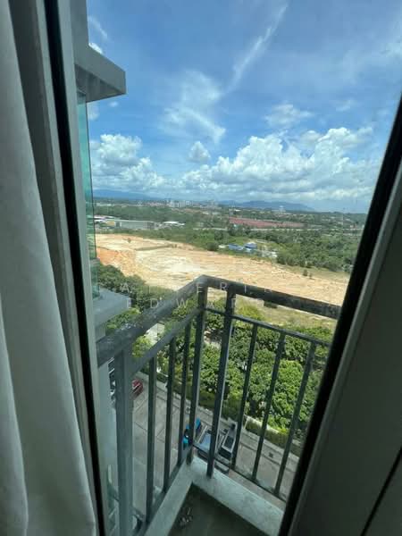 Servis Apartment untuk Disewa di Savanna Executive Suite @ Southville City - Catherine Edward - Balcony - PropertyGuru.com.my