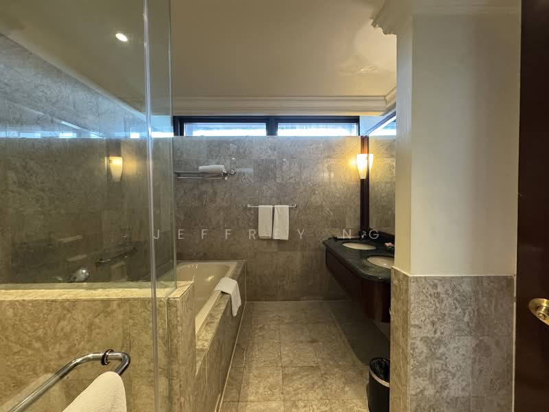 Servis Apartment untuk Dijual di Berjaya Times Square - Jeffrey Ng - Bathroom - PropertyGuru.com.my