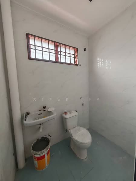 2-storey Terraced House for Sale in Kulai (Johor) - Steve Tey - Bathroom - PropertyGuru.com.my