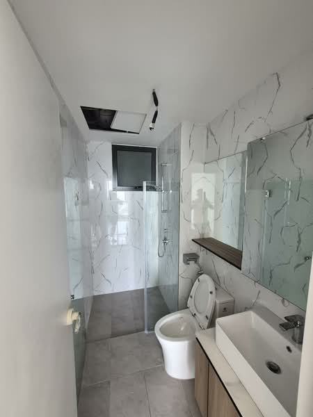 Pangsapuri untuk Disewa di Savana @ Batu Kawan - Lucas Tan - Bathroom - PropertyGuru.com.my
