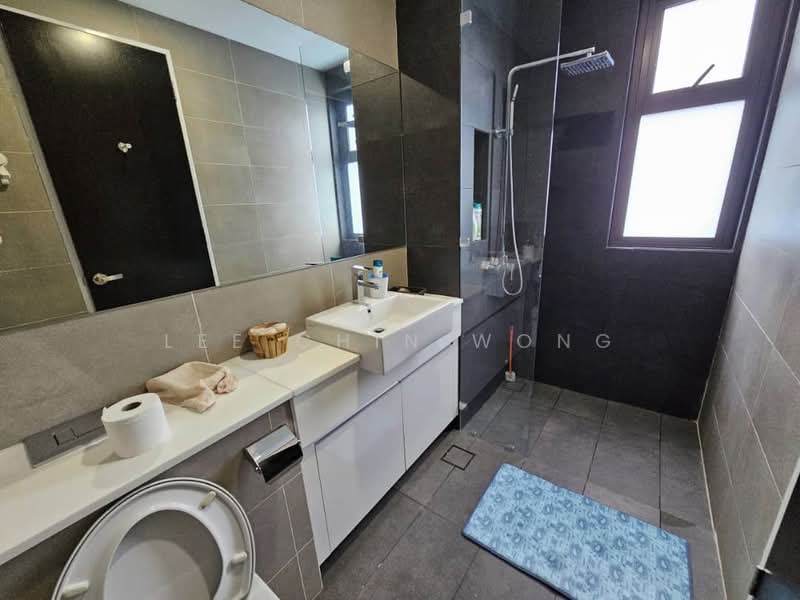 Service Residence for Sale at Setia Sky 88 - Lee Chin Wong - Bathroom - PropertyGuru.com.my