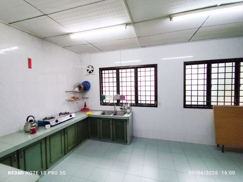 Rumah Teres 1 Tingkat untuk Disewa di Taman Century (Johor Bahru) - Jojo Chung - Kitchen - PropertyGuru.com.my