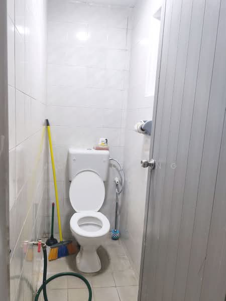 Rumah Teres 1 Tingkat untuk Disewa di Taman Century (Johor Bahru) - Jojo Chung - Bathroom - PropertyGuru.com.my