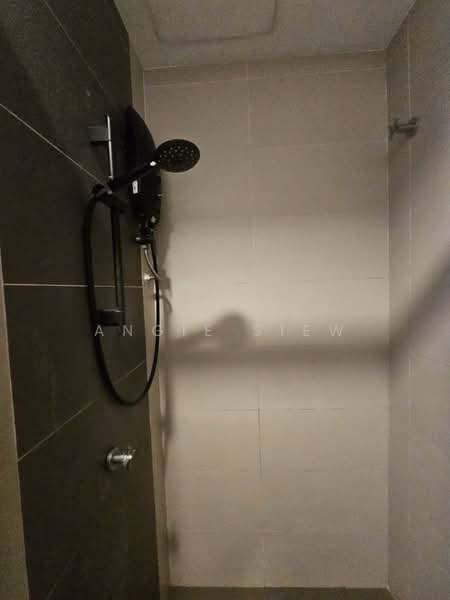 Servis Apartment untuk Disewa di Glomac Centro Service Apartment - Angie Siew - Bathroom - PropertyGuru.com.my