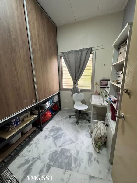 1.5-storey Terraced House for Sale in Bandar Bukit Raja (Klang) - Zackinn Hoi - Study - PropertyGuru.com.my