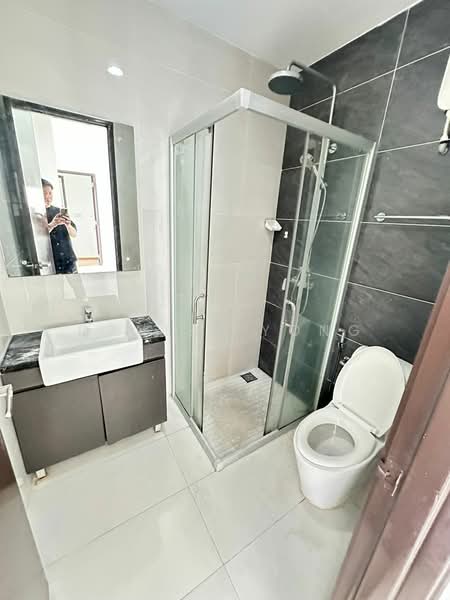 Condominium for Sale at Bay Point @ Country Garden Danga Bay - Daniel Yong - Bathroom - PropertyGuru.com.my