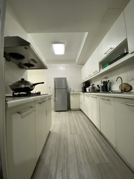 Servis Apartment untuk Dijual di Kiara Designer Suites - Alan Wong - Kitchen - PropertyGuru.com.my