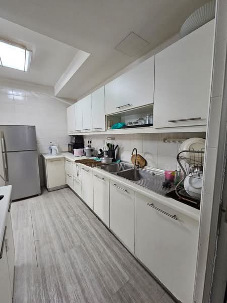 Servis Apartment untuk Dijual di Kiara Designer Suites - Alan Wong - Kitchen - PropertyGuru.com.my