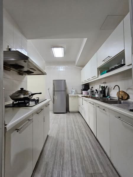 Servis Apartment untuk Dijual di Kiara Designer Suites - Alan Wong - Kitchen - PropertyGuru.com.my