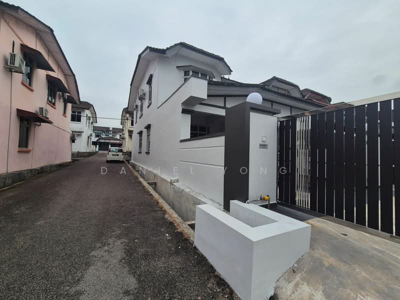 Rumah Teres 2 Tingkat untuk Dijual di Permas Jaya (Johor) - Daniel Yong - Exterior - PropertyGuru.com.my