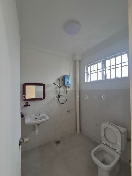 Rumah Teres 2 Tingkat untuk Dijual di Permas Jaya (Johor) - Daniel Yong - Bathroom - PropertyGuru.com.my