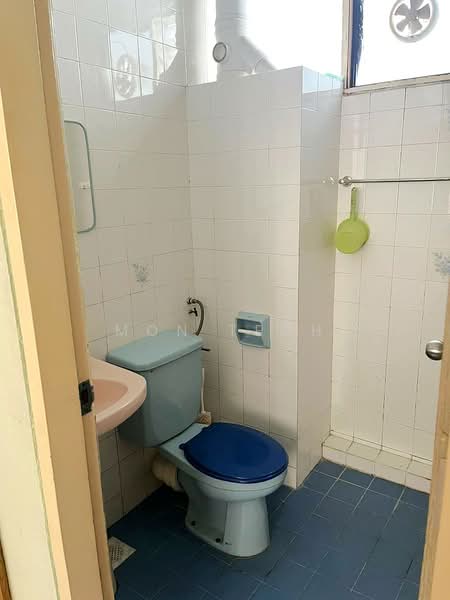 Kondominium untuk Disewa di University Heights - Mon Teoh - Bathroom - PropertyGuru.com.my