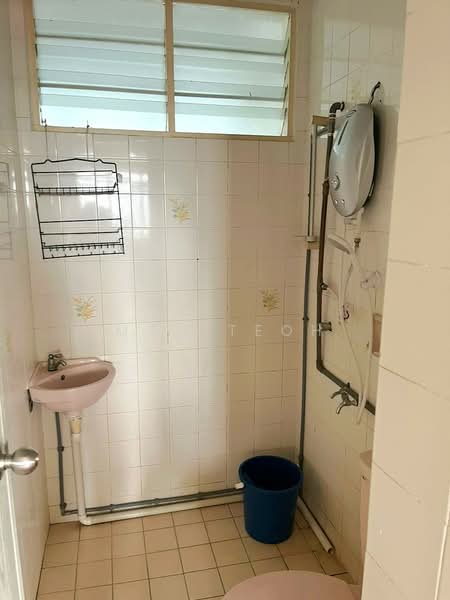 Kondominium untuk Disewa di University Heights - Mon Teoh - Bathroom - PropertyGuru.com.my