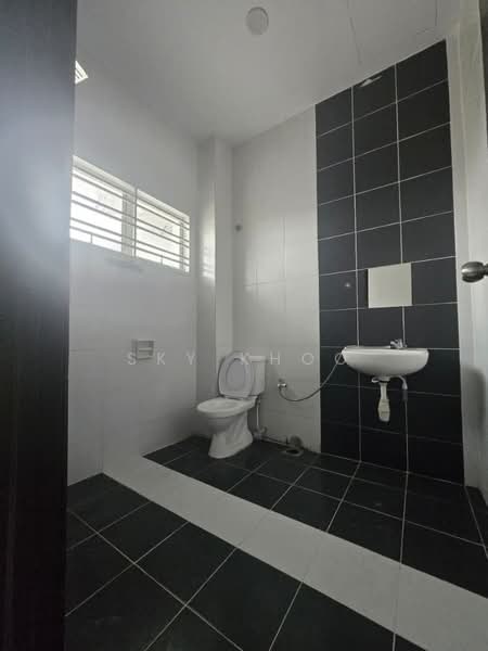 Rumah Teres 2 Tingkat untuk Dijual di Taman Nusantara Prima (Gelang Patah) - Sky Khoo - Bathroom - PropertyGuru.com.my