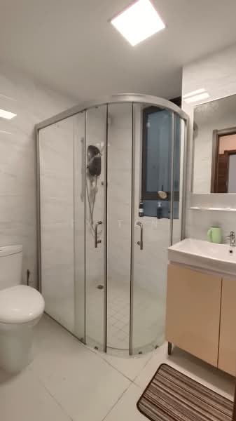 Apartment for Sale at Starview Bay @ Forest City - TY Tan - Bathroom - PropertyGuru.com.my