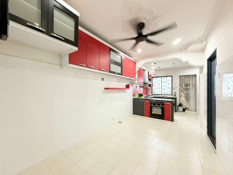 Rumah Teres 2 Tingkat untuk Dijual di Taman Nusa Indah (Iskandar Puteri (Nusajaya)) - Daniel Yong - Kitchen - PropertyGuru.com.my