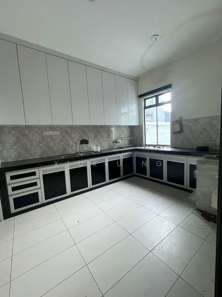 Rumah Kluster untuk Dijual di Taman Sutera Utama (Skudai) - Xiuxiu Ng - Kitchen - PropertyGuru.com.my