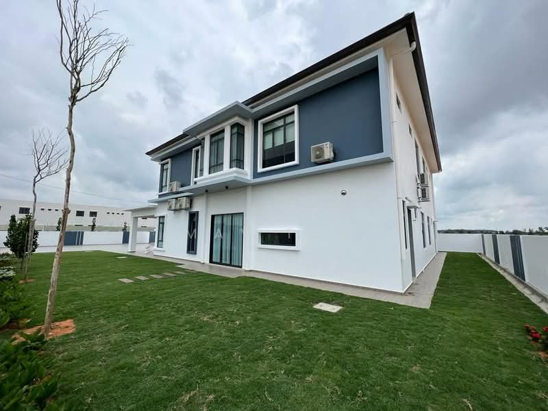 Rumah Berkembar untuk Dijual di Taman Kluang Perdana (Kluang) - May Tan - Exterior - PropertyGuru.com.my