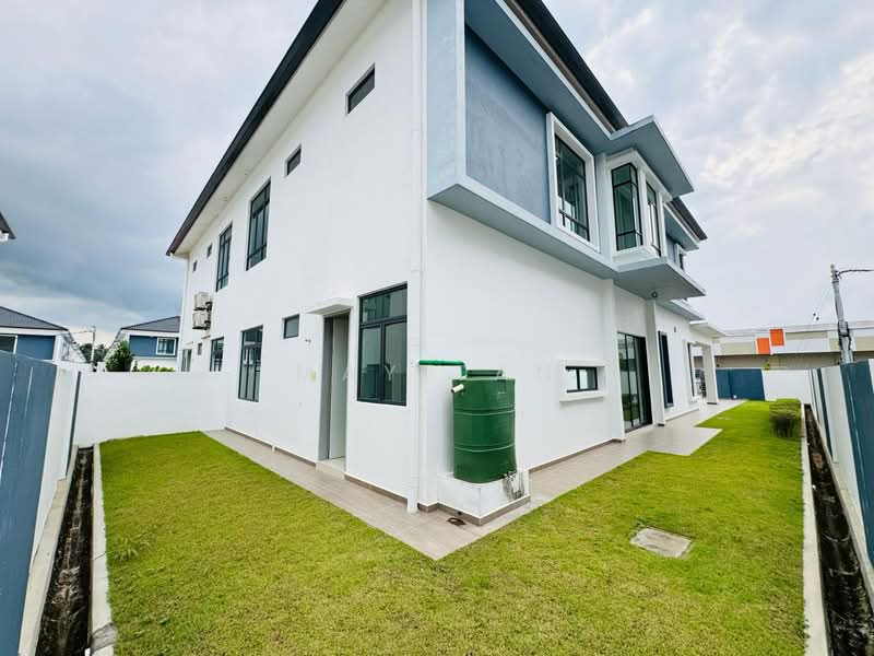 Rumah Berkembar untuk Dijual di Taman Kluang Perdana (Kluang) - May Tan - Exterior - PropertyGuru.com.my