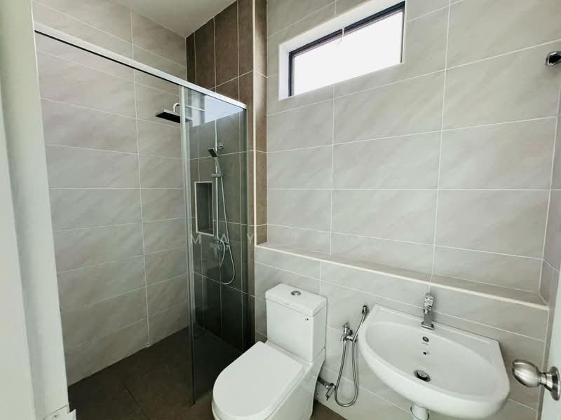 Rumah Berkembar untuk Dijual di Taman Kluang Perdana (Kluang) - May Tan - Bathroom - PropertyGuru.com.my