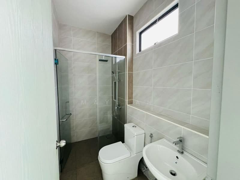Rumah Berkembar untuk Dijual di Taman Kluang Perdana (Kluang) - May Tan - Bathroom - PropertyGuru.com.my