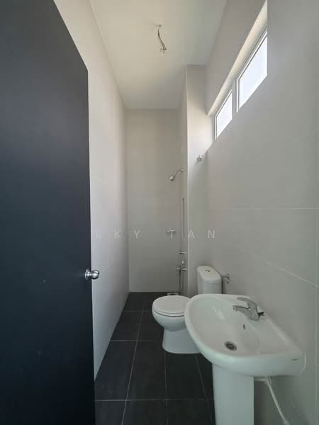 Semi-Detached House for Sale in Bukit Indah (Iskandar Puteri (Nusajaya)) - Sky Tan - Bathroom - PropertyGuru.com.my