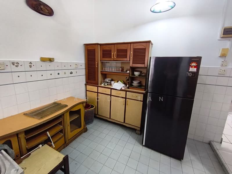 Rumah Teres 1.5 Tingkat untuk Disewa di Taman Molek (Johor Bahru) - Marcus Tan - Kitchen - PropertyGuru.com.my