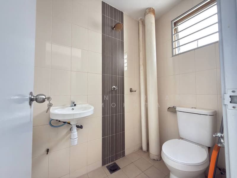 Condominium for Sale at Symphony Heights (Simfoni Heights) - Akramin Firdaus Bin Mokhtar - Bathroom - PropertyGuru.com.my