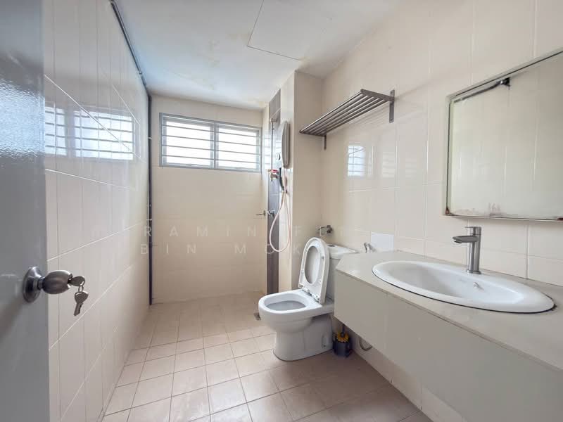 Condominium for Sale at Symphony Heights (Simfoni Heights) - Akramin Firdaus Bin Mokhtar - Bathroom - PropertyGuru.com.my