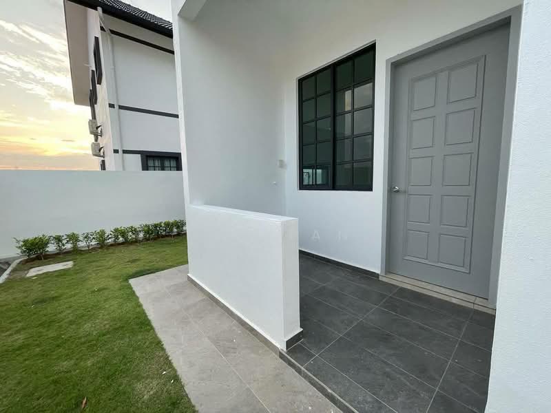 Bungalow for Sale in Taman Parkland (Kluang) - May Tan - Exterior - PropertyGuru.com.my