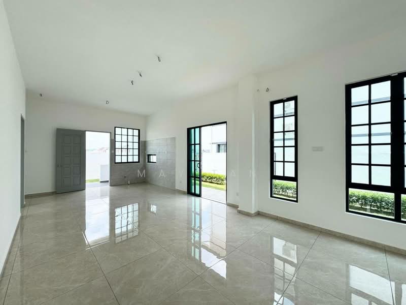 Bungalow for Sale in Taman Parkland (Kluang) - May Tan - Living Room - PropertyGuru.com.my