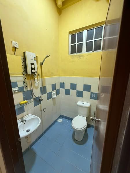 Pangsapuri untuk Dijual di Impian Senibong Residences - Daniel Yong - Bathroom - PropertyGuru.com.my