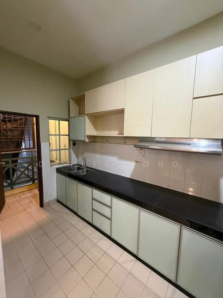 Pangsapuri untuk Dijual di Impian Senibong Residences - Daniel Yong - Kitchen - PropertyGuru.com.my