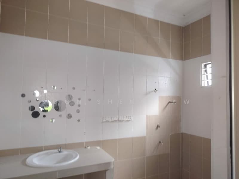 Rumah Banglo untuk Dijual di Taman Desa Impian (Kajang) - Soon Sheng Law - Bathroom - PropertyGuru.com.my