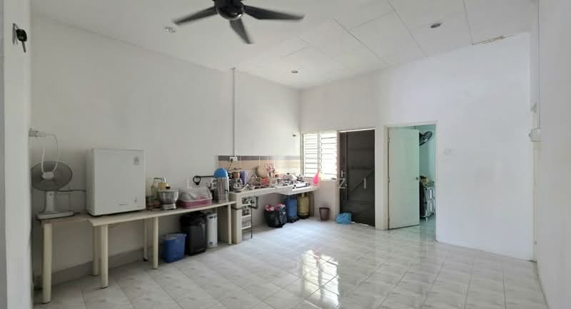 2-storey Terraced House for Sale in Bandar Seri Botani (Simpang Pulai) - Lee Muzi - Kitchen - PropertyGuru.com.my
