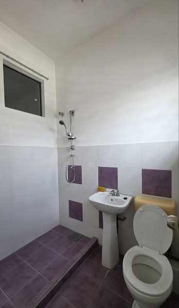 2-storey Terraced House for Sale in Bandar Seri Botani (Simpang Pulai) - Lee Muzi - Bathroom - PropertyGuru.com.my