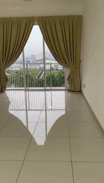 Servis Apartment untuk Disewa di RYAN & MIHO - Cherry Tan - Balcony - PropertyGuru.com.my
