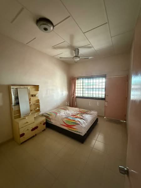 2-storey Terraced House for Sale in Taman Pelangi (Johor Bahru) - Aamani Lee - Bedroom - PropertyGuru.com.my